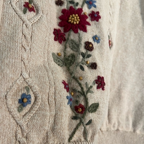 Vintage Alfred Dunner Beige Floral Embroidered Knit Top Blouse Cottagecore M/L - Picture 8 of 10